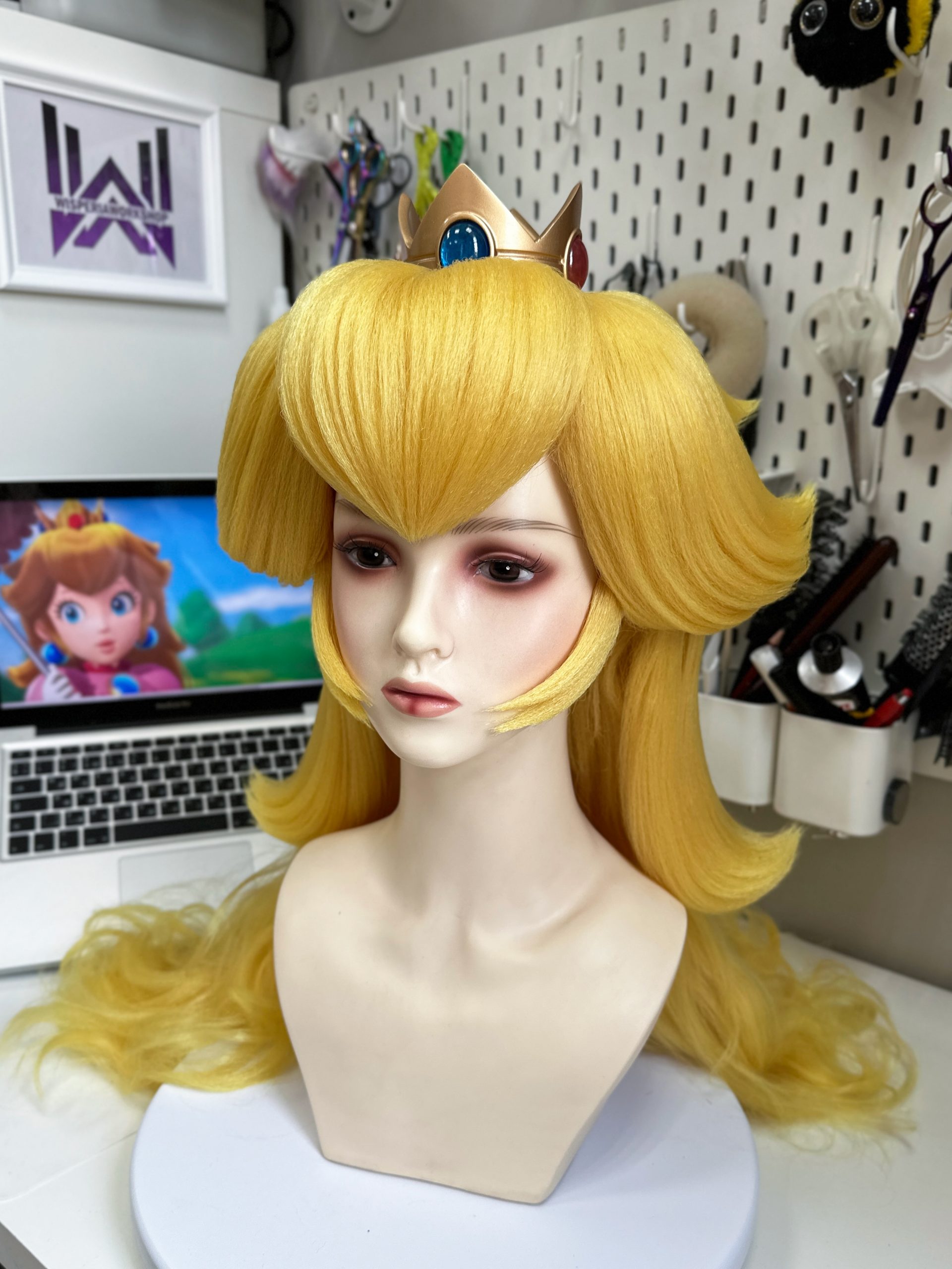 Princess Peach wig | Super Mario Bros - Image 2